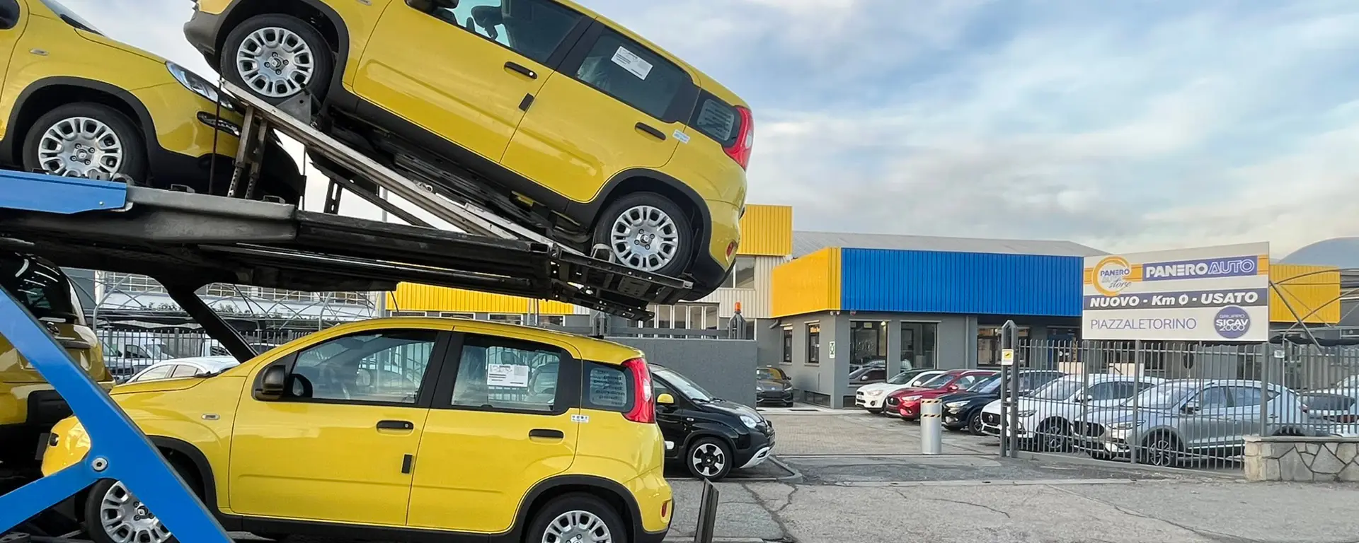 Sede rinnovata di Panero Auto a Torino nel 1997, showroom ampliato con area km zero e usato multimarca